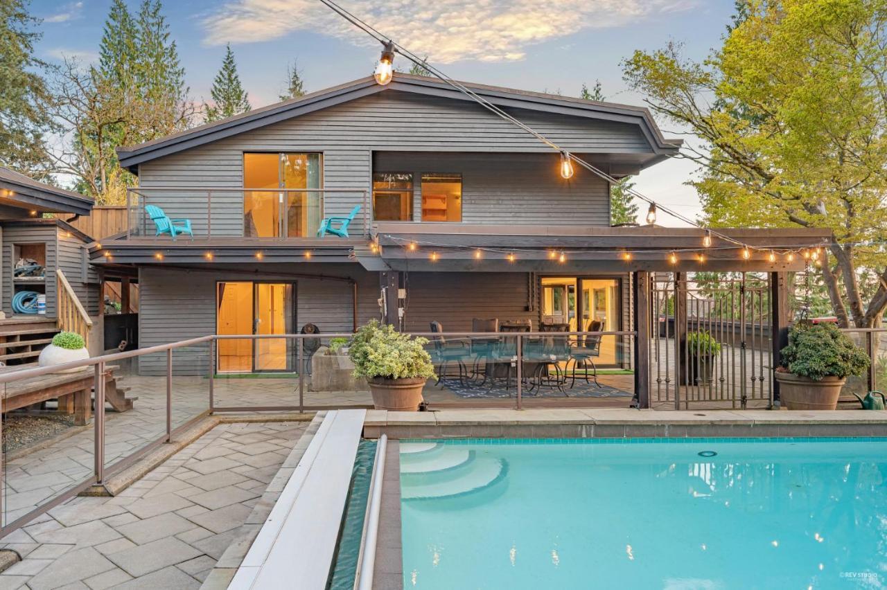 Grouse Cheerful Large Private Bedroom, Bath, Shared Deck, Pool, Hot Tub North Vancouver Kültér fotó