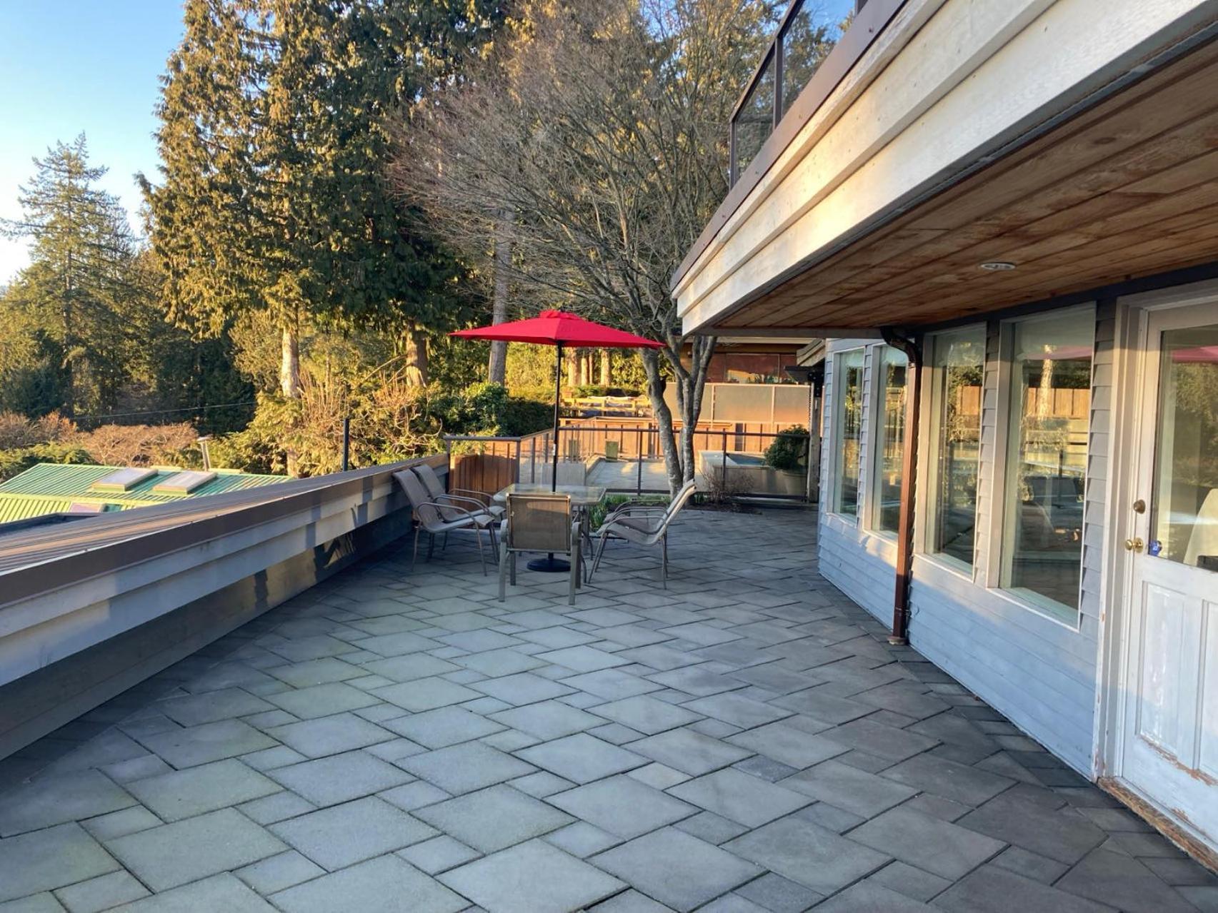 Grouse Cheerful Large Private Bedroom, Bath, Shared Deck, Pool, Hot Tub North Vancouver Kültér fotó