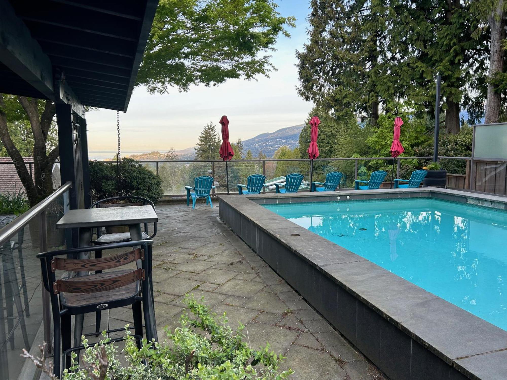 Grouse Cheerful Large Private Bedroom, Bath, Shared Deck, Pool, Hot Tub North Vancouver Kültér fotó