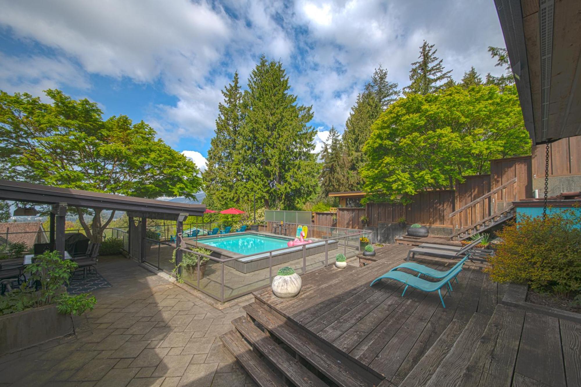 Grouse Cheerful Large Private Bedroom, Bath, Shared Deck, Pool, Hot Tub North Vancouver Kültér fotó