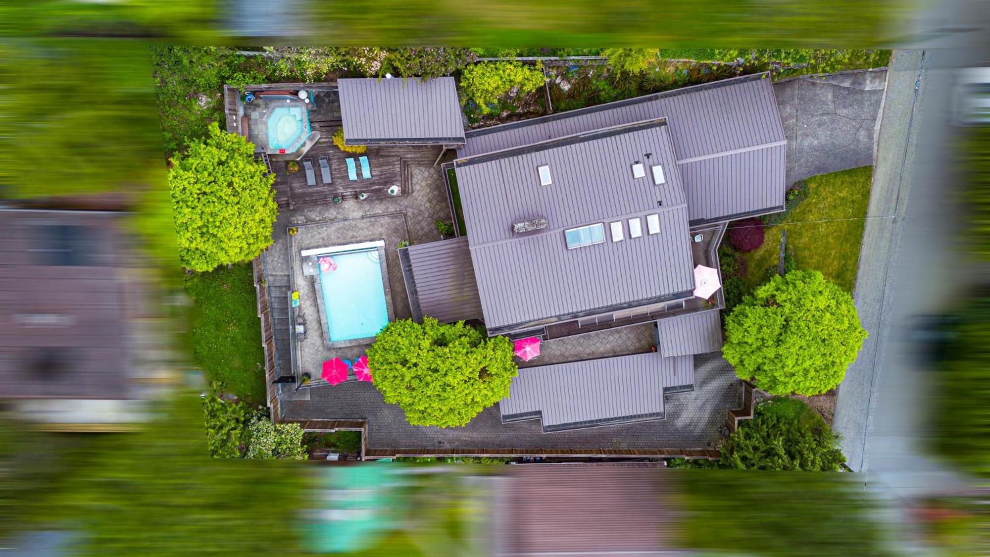 Grouse Cheerful Large Private Bedroom, Bath, Shared Deck, Pool, Hot Tub North Vancouver Kültér fotó